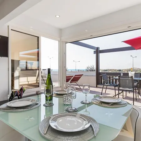 Rocca - Vue - Terrasse - Parking - - Village Naturiste Agde