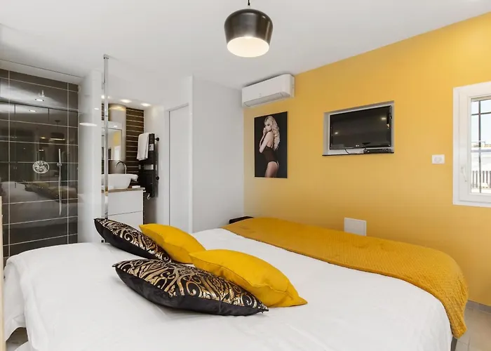 Village Naturiste R4n - La Rocca Luxe *